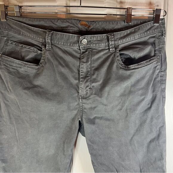 Men’s Tommy Bahama Straight Leg Gray Pant Size 42 Excellent Condition‎ - Picture 2 of 8